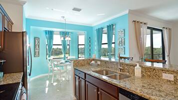 Mikroaaltouuni, uuni, liesi, astianpesukone