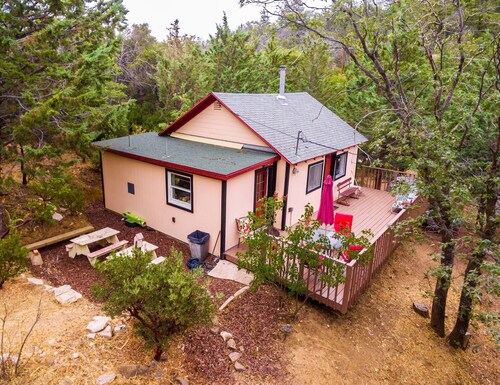 Amazing Historic Cabin Nestled In The Heart Of Julian Pets ok Quiet and secluded