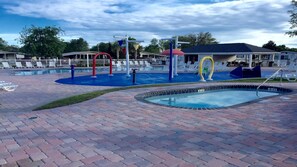 Piscine couverte, piscine extérieure