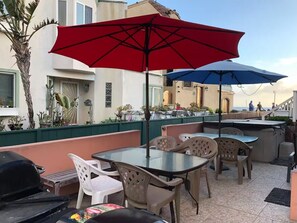 Outdoor dining - Near Ocean Front!, Views, Spa, AC, Best MB Location! (San Diego)