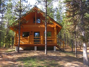 Exterior - A little heavenly peace, cabin No. 3 (Polebridge)