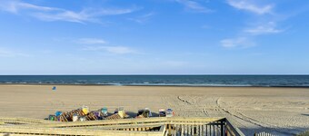 ¡JUSTO A TIEMPO PARA EL VERANO! OCEAN BLOCK Beach home ¡Recientemente renovado y lujoso! 