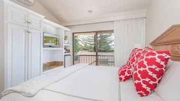 1 chambre, bureau, fer et planche à repasser, lit parapluie