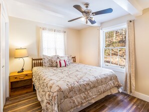 1 soverom, strykejern/-brett, wi-fi og sengetøy