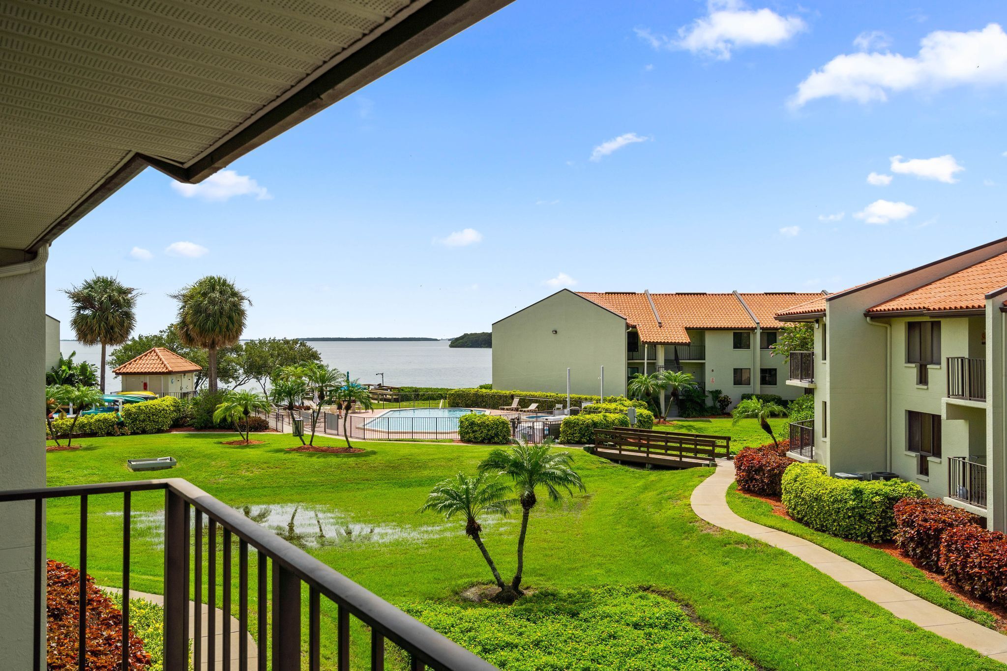 Waterviews/Renovated 2024/Free Amenities/Location