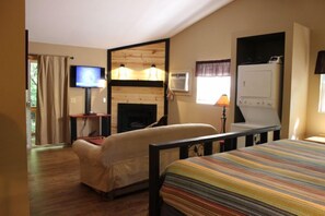 1 bedroom, iron/ironing board, internet, bed sheets