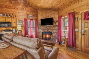 Smart TV, fireplace, Netflix, DVD player