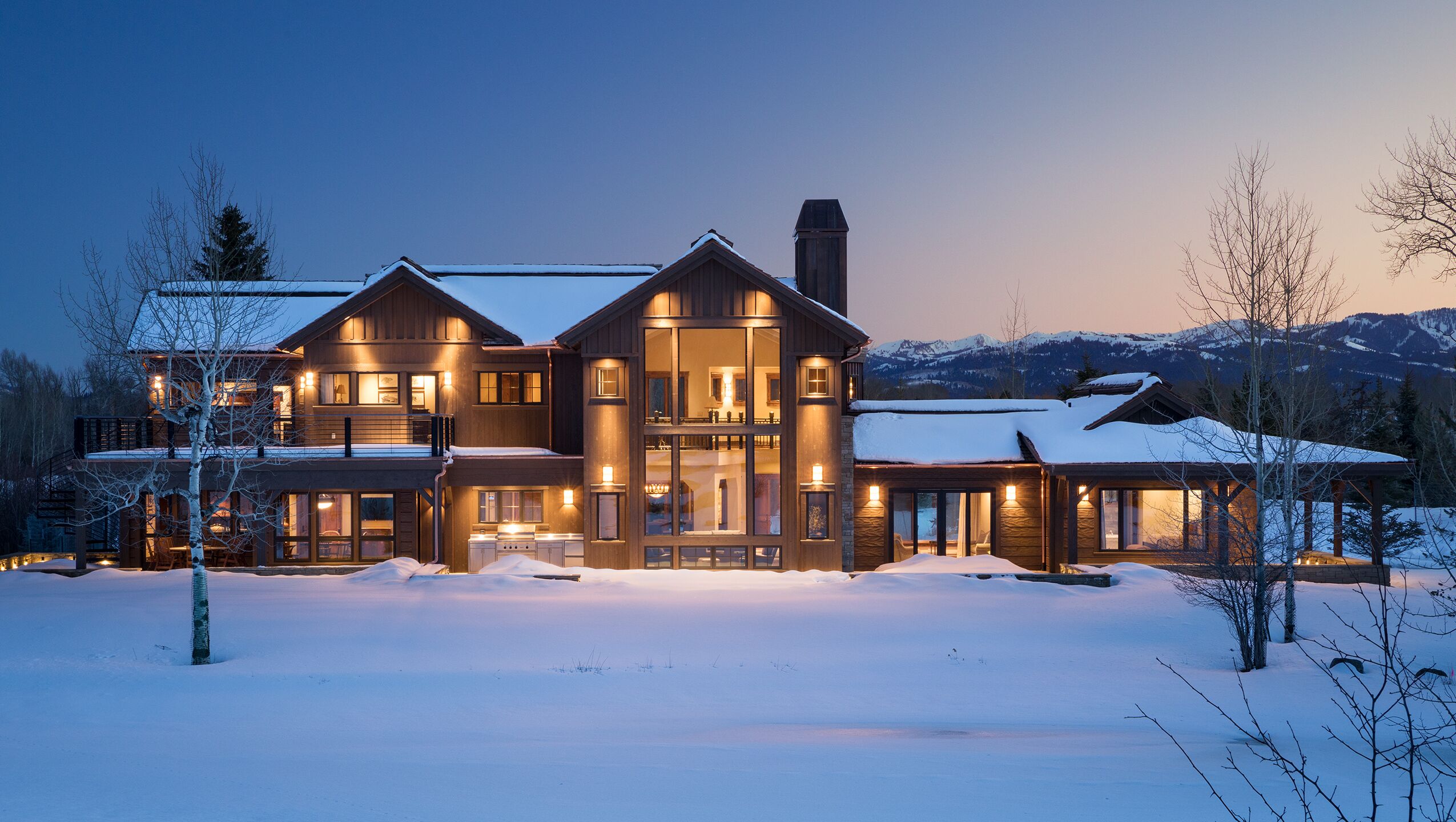 Stunning, spacious 4 bedroom villa with expansive Teton views