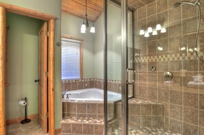 Towels - Sky High Estate has amazing lake views! Spa and Pool Table! (Big Bear)
