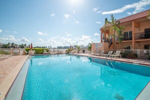 Beheizter Pool
