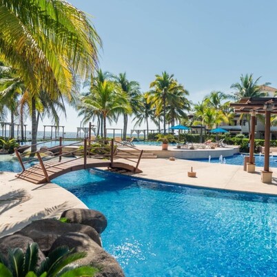  Villas Aqua los cabos de monterrico ocean front Guatemala