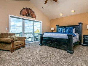 8 bedrooms, desk, iron/ironing board, travel cot