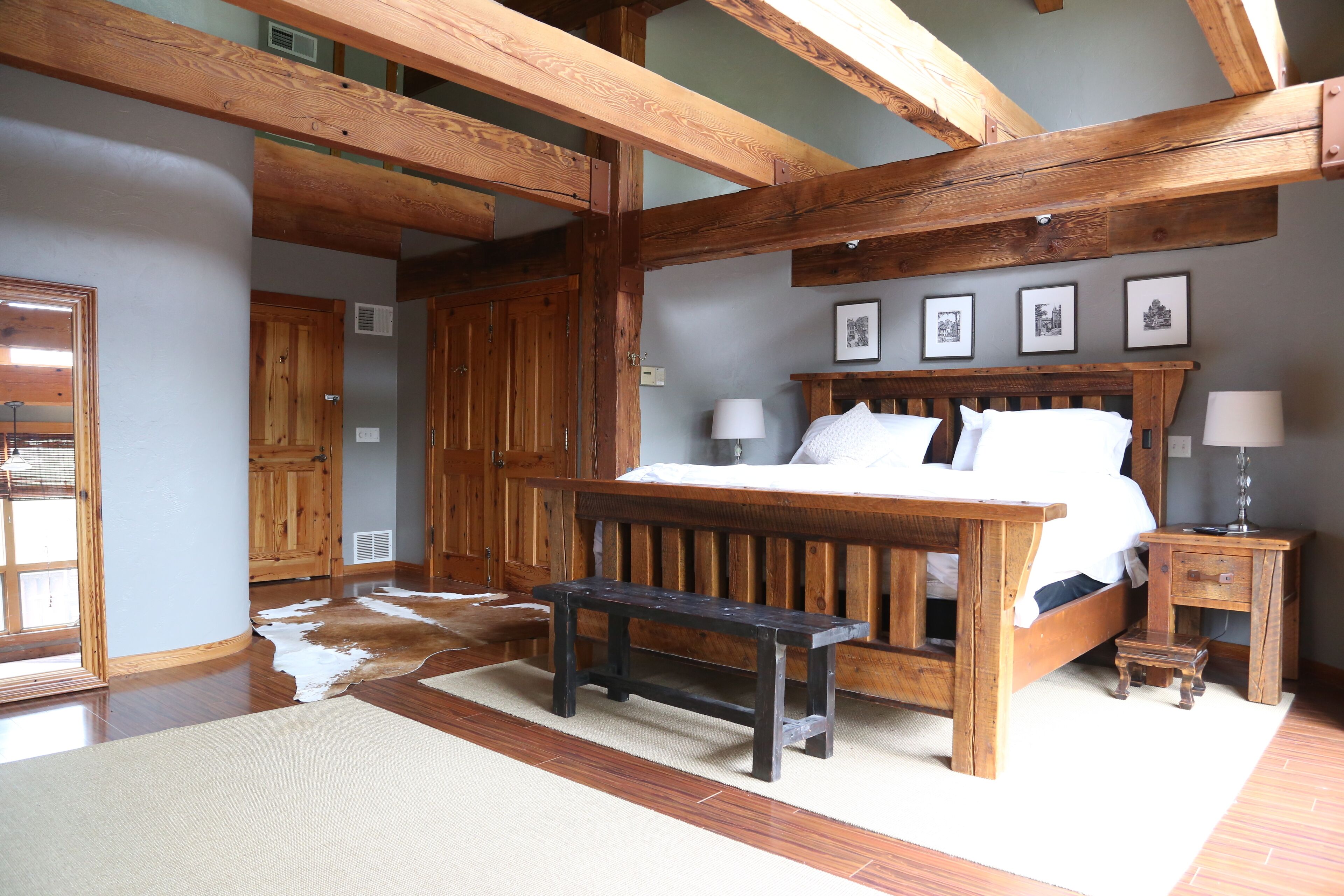 12 bedrooms, WiFi, bed sheets