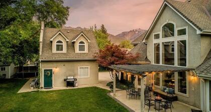 Sleeps 20 *Luxury Estate *A+Area *Hotub *Game Room