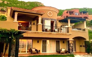 The second-story elevation of the Montecristo home is very beautiful!
