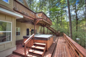 Terrace/patio - Alpine Tee Time - Spacious Holiday Home only minutes from downtown Helen (Helen)