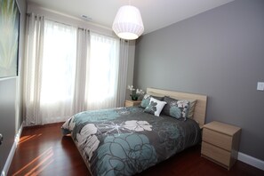 5 bedrooms, iron/ironing board, travel cot, WiFi