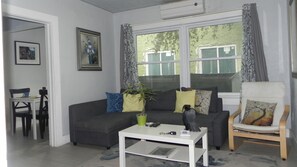 TV, DVD player - cozy 2 bd 1 bath in the heart of Little Havana(3) (Miami)