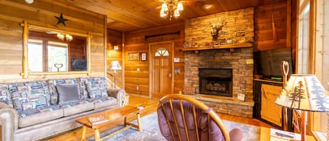 Smart TV, fireplace