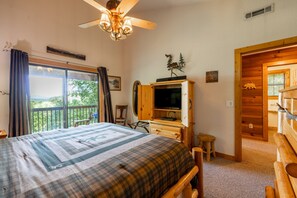 2 bedrooms, iron/ironing board, Internet, bed sheets