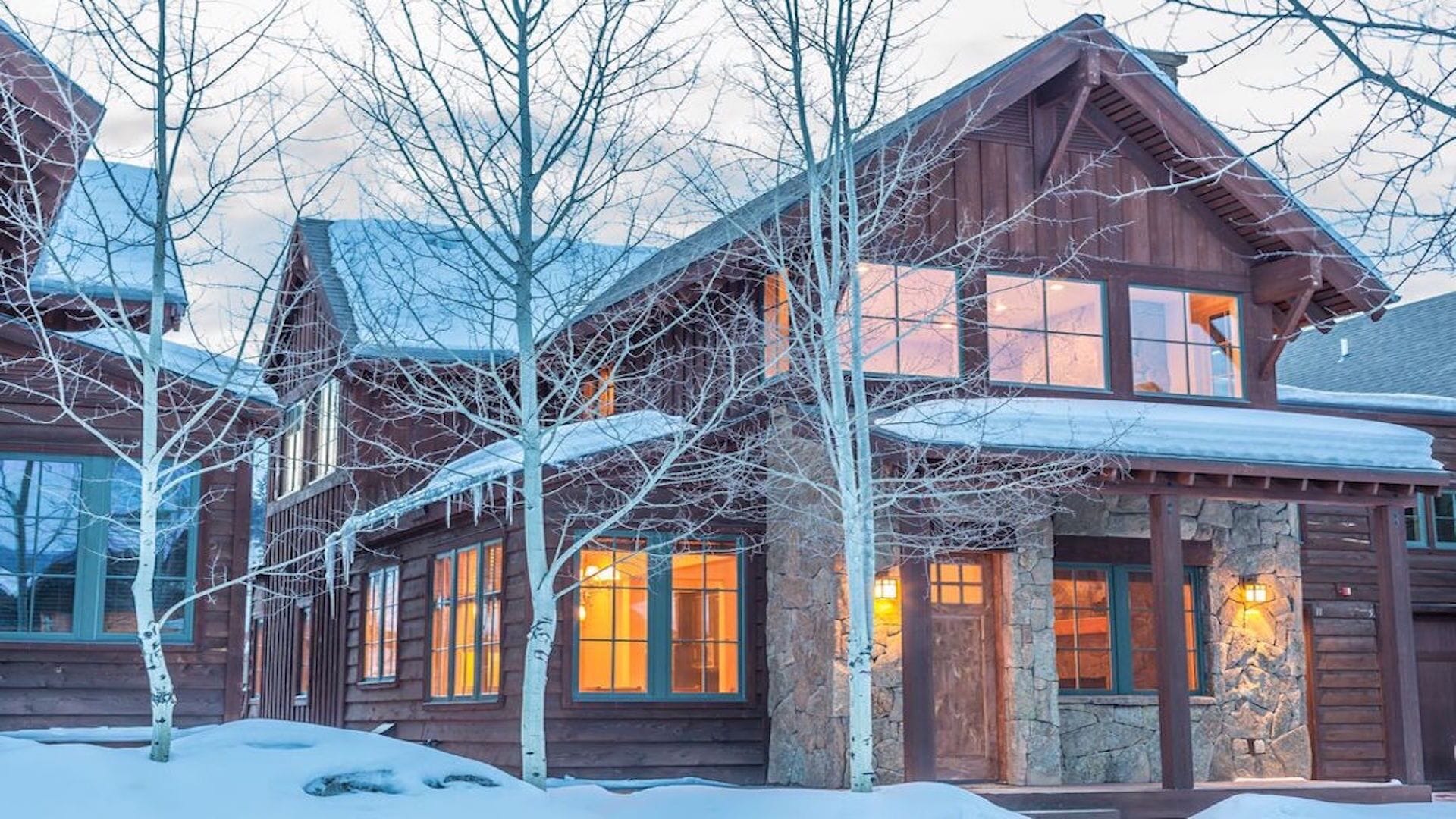 Cabin in the Heart of Town