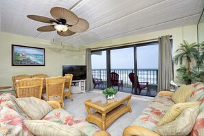 TV, DVD player, books, stereo - Beachfront 2 BR Condo: Owner's Special - Incredible View Lcd TVs, Wi-Fi, Pool (South Padre Island)