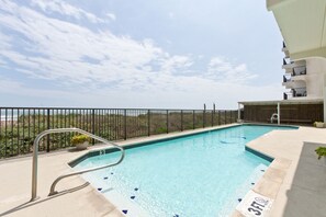 Piscine extérieure, piscine chauffée