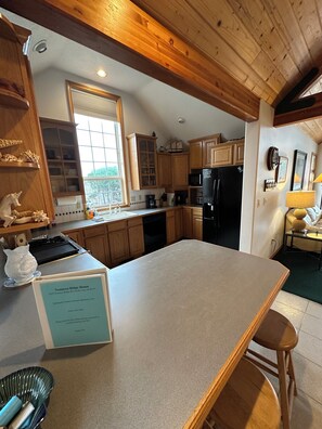 Fridge, microwave, oven, stovetop - Large Family friendly house. Close to walking trails. Quiet neighborhood (Pacific City)