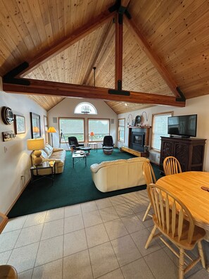 Smart TV, fireplace, DVD player