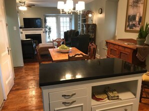 Interior - Vineyard Mansion - Carriage House - 1 Queen 1 Full Bed (St Joseph)