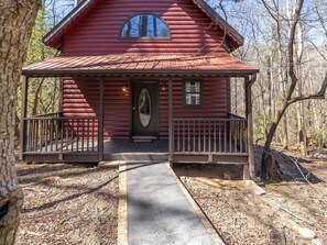 Exterior - Bear Cub 1- A Cabin Experience in Helen, GA (Helen)