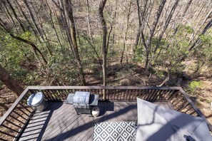 Outdoor dining - Bear Cub 1- A Cabin Experience in Helen, GA (Helen)