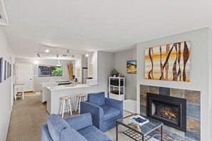 TV, fireplace, stereo