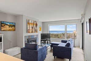 TV, fireplace, stereo