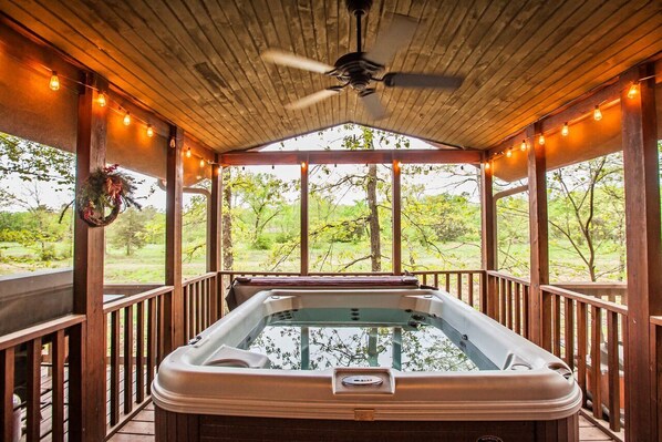 Bain à remous extérieur