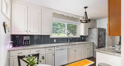 Cute Mid Century Home - Trota con las estrellas de Nashville - Cerca de todo