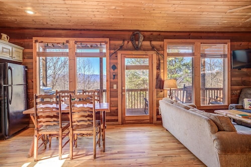 A Glimpse of Heaven - Mountain Views Year Round