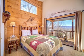 Iron/ironing board, WiFi, bed sheets - A Glimpse of Heaven - Mountain Views Year Round (Cleveland)