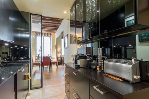 Superbe appartement à deux pas du Louvre avec climatisation, centre de Paris