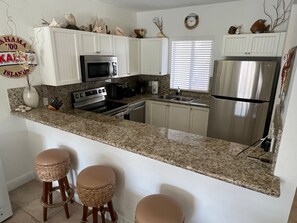 Fridge, microwave, oven, stovetop - 2/2 CONDO/GREAT LOCATION/NEW 40' BOAT SLIP @ RESORTS WORLD BIMINI BAY! Free WiFi (Alice Town)