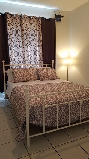 2 bedrooms, iron/ironing board, travel crib, free WiFi
