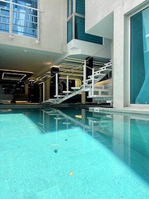 Innenpool, beheizter Pool
