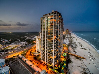 Amazing Penthouse living~Upscale~Luxury~Corner unit~BEST Views~Private balcony!