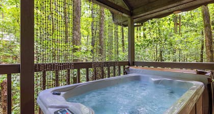 Woodland Waltz - Cozy Creekside Cabin