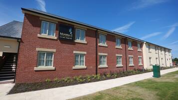 المنشأة من الخارج