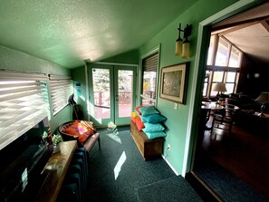 Smart TV, fireplace, DVD player, books