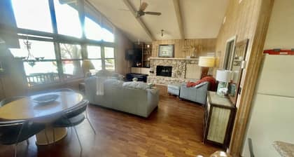 Beautiful Flagstaff home near Grand Canyon, skiing, hiking , Great Views
