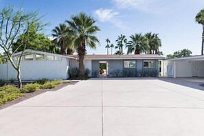 Property grounds - Three bedroom in United States of America, Palm Springs (Palm Springs)