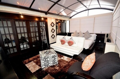 Spectacular Family Luxury Apartment, Excellent Location, Feels Like Home...