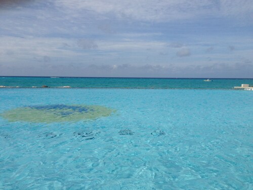 Beautiful, Spacious 3 Story, Waterfront Condo Bimini, Bahamas - Sleeps 10